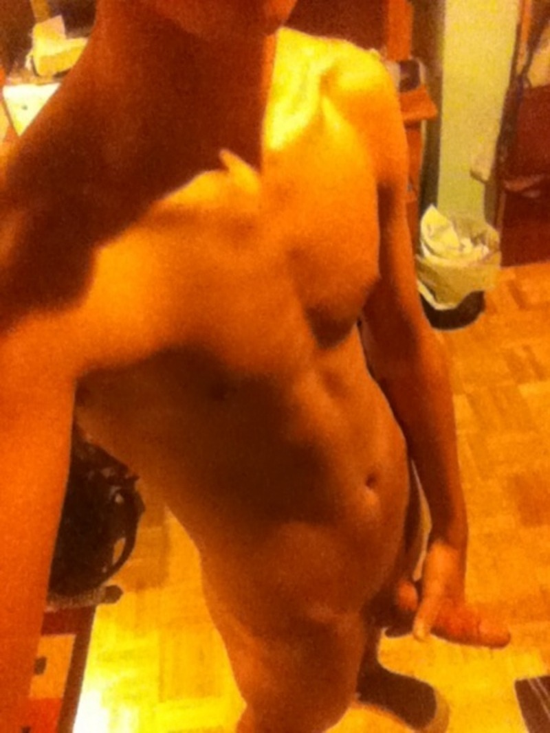 straightboyselfpics:  Ezequiel; 18