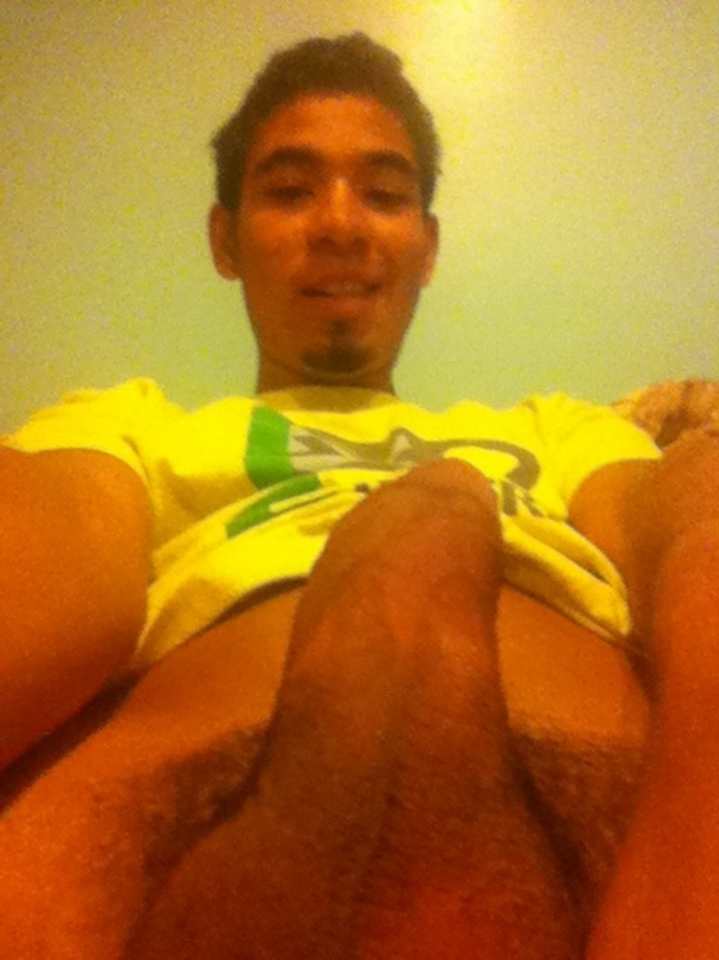 straightboyselfpics:  Ezequiel; 18