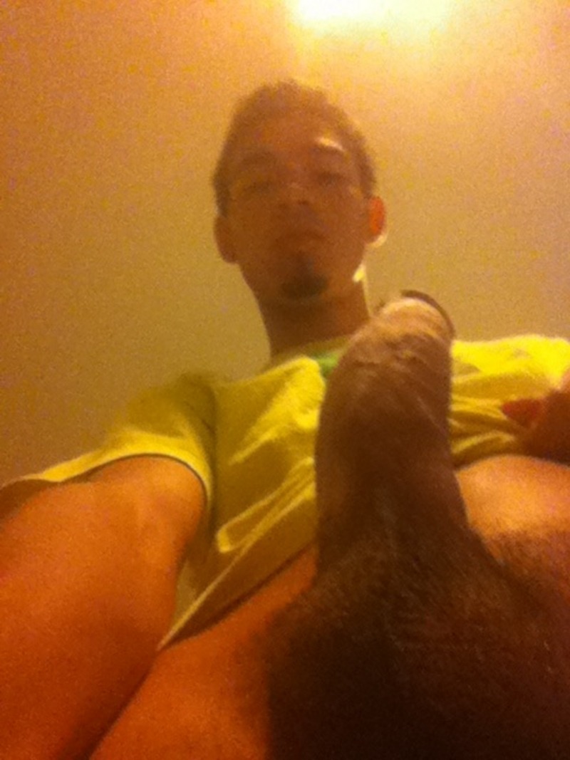 straightboyselfpics:  Ezequiel; 18