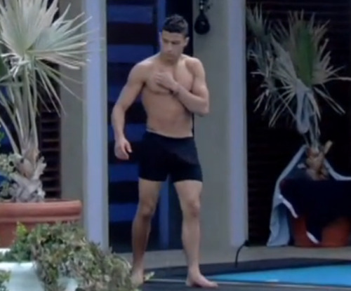 str8lads:  Olympic Judo Champion for Team GB and Celebrity Big Brother contestant, Ashley McKenzie’s huge cut cock bulge.