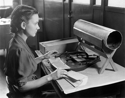 collective-history:  A woman using a Hollerith pantograph to tabulate the United States Census, circa 1940. National Archives 