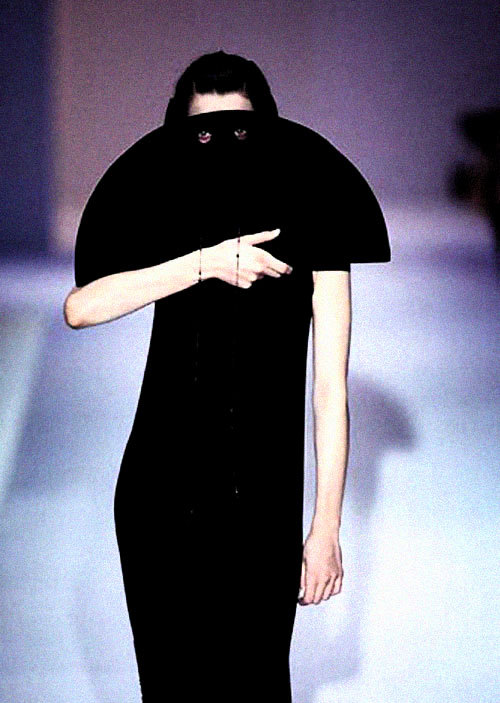 shoulderblades:scent of tempests, hussein chalayan a/w 1997-98