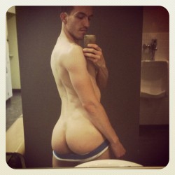 bendriverxxx:  put that booty on Instagram/20 more pics goin’ InstaHAM (Taken with Instagram)  I want to taste this ass so bad