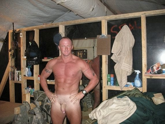 GUYS PANTS DOWN!