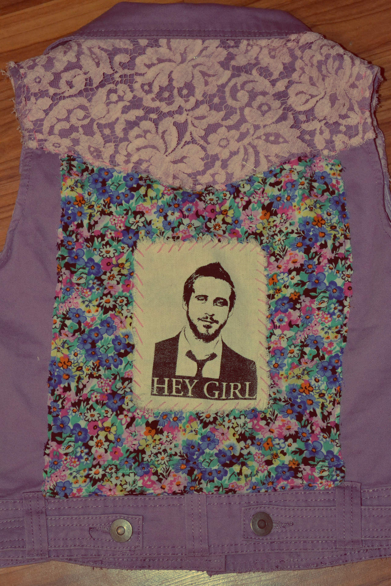 made-outofshipwrecks:  greetings from Ryan Gosling 