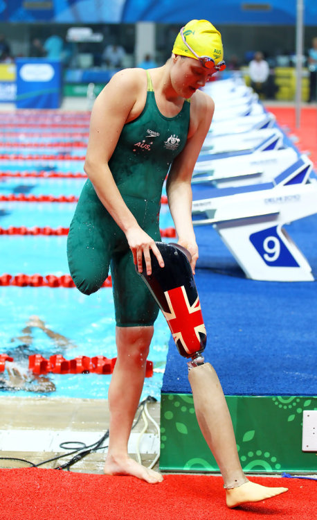 Aussie Ellie Cole won the gold medal today in the S9 100m backstroke.  Here are a couple of pictures