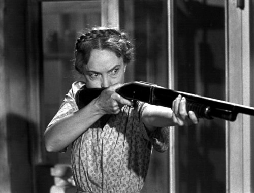 Lillian Gish dans La nuit du chasseur (The Night of the Hunter), 1955.