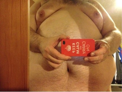 never-fat-enough:  mikebigbear:  Yum  I love how the top of his torso is still like