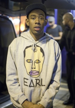 LMAO LOOK AT EARL&rsquo;S  LIPS C: 