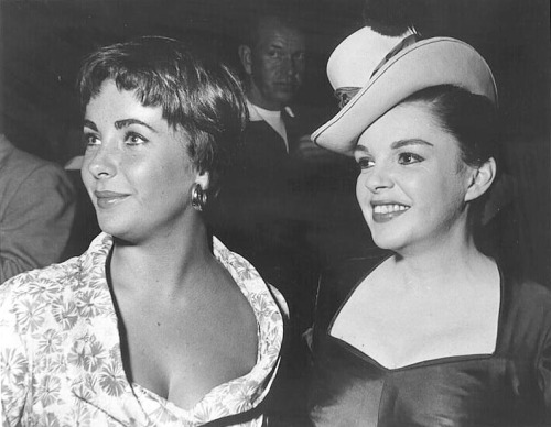 50dollars4thepowderroom: Elizabeth Taylor and Judy Garland. Great to see these ladies together!
