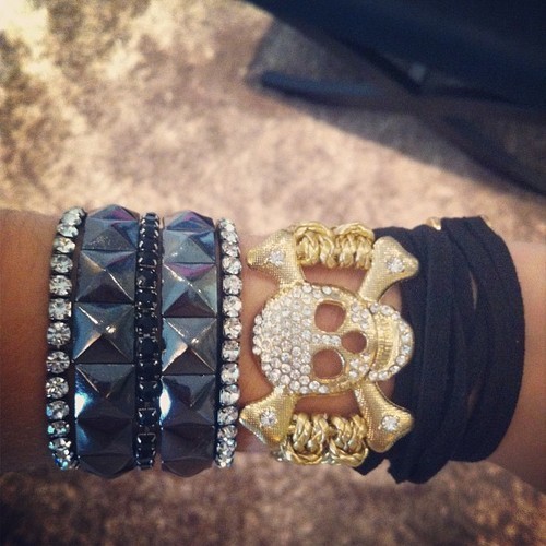 trillforreal:  that Gold Skull bracelet &gt;  
