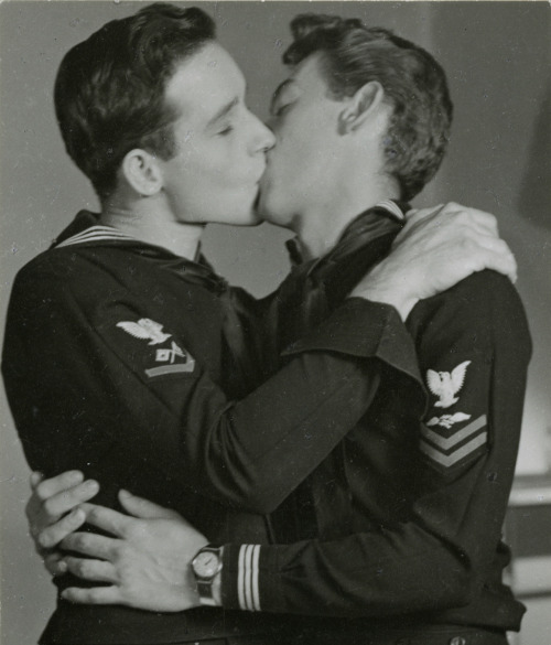 the-seed-of-europe:Two sailors ca. 1940-1945. An image featured in the “Love and War” exhibit at the