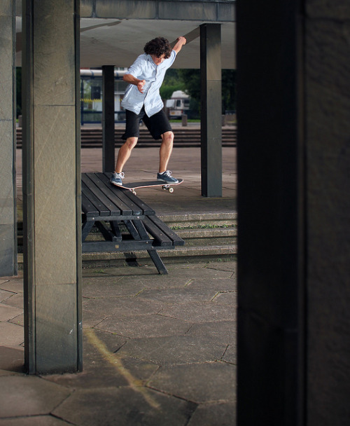 boa-rding:  Conrad Pack - Noseslide by Rich Boy Photo on Flickr.