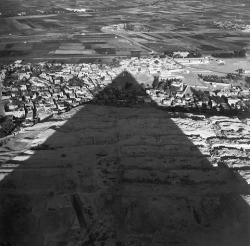 varietas:   Lee Miller, Egypt, 1937  Thanks