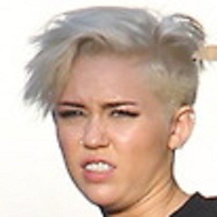 0noteprincess:  people who tag pictures of themselves with “cute” or “pretty” or “hot”  