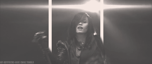 Gif 3D Demi Lovato :