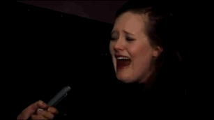 amanda-daydreamer:  estara llorando ? o riendo hoho yo pienso que se esta riendo