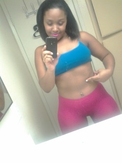 myownpersonalpleasures:  Got me in a nice lil work out tonight… had to look cute while I did it
