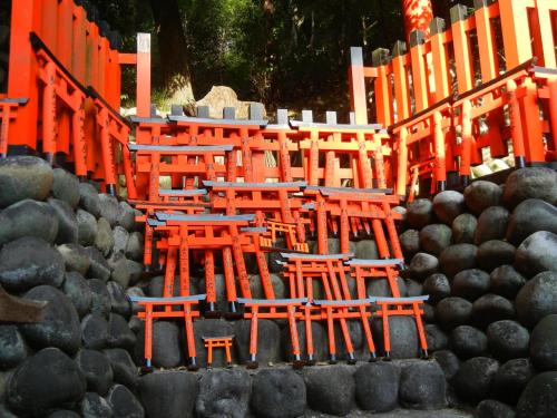 Some photos I took at the Inari Shrine in Kyoto!