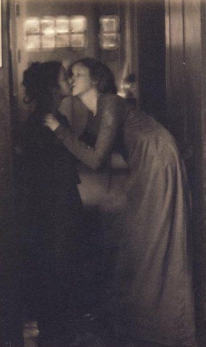 Porn photo Clarence Hudson White (1871-1925) - le baiser