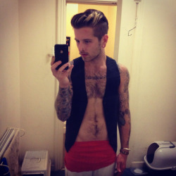 danburytomorrow-blog:Me as aladdin last night