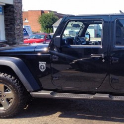 aleadmek:  Look what was at the 711  #blackops #callofduty #jeep (Taken with Instagram at 7-Eleven)