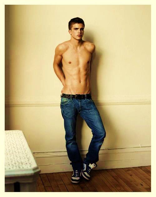 hotfreshboyz:  Here’s another River….. {{{sigh}}} 