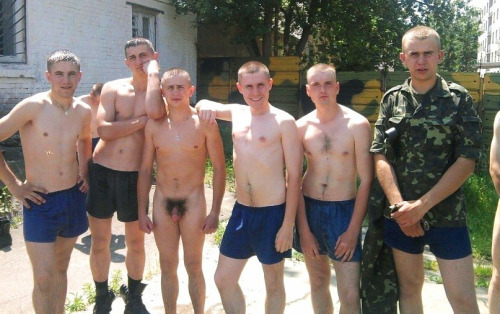 guyspantsdown: Army friends