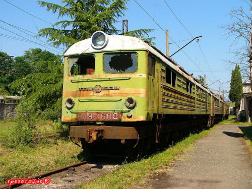 gh0sttowns:  Abandoned trains of the Soviet era, Sukhumi, Abkhazia. 