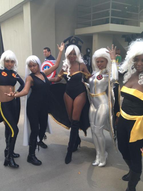 meowling-quim:  cosplayingwhileblack:  X Characters: Storm Series: Marvel Comics  I CANNOT WITH THIS PICTURE TOO MUCH HOTNESS 