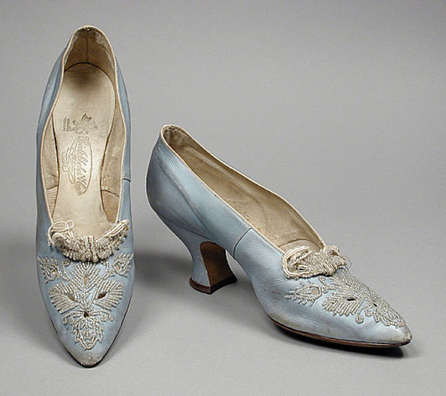 omgthatdress:  Shoes 1912 The Los Angeles County Museum of Art 