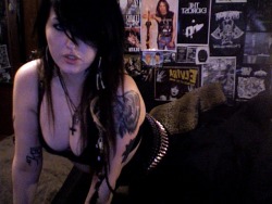 Countess-Bathory:  Foreverstreetmetalbitchwitch:  I Haven’t Done His Whole Photobooth