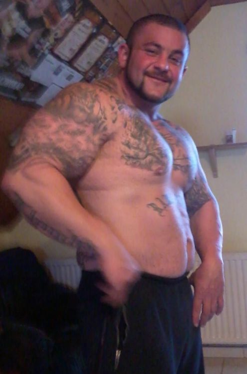 manly-brutes:  manly-brutes.tumblr.com