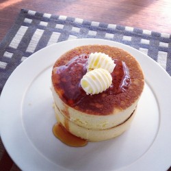 eternityscape:  Good morning!  ゆっくりとホットケーキを焼く日曜日の朝です。