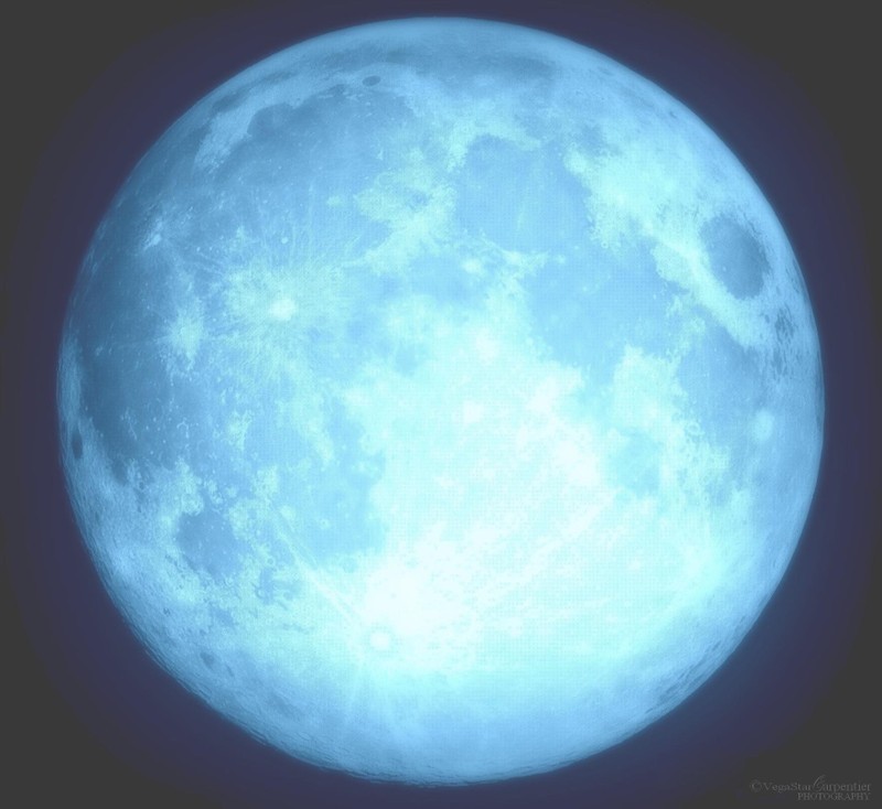 ikenbot:  Blue Moon 2012 over Paris  Tribute to the late Neil Armstrong by VegaStar
