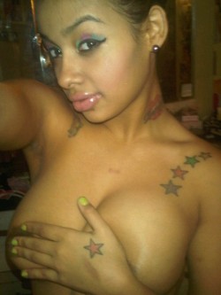 asshipstits:  homegrownsselfsandsubmissions:  Click pic for more photos 9/3/12 14:14 @MrDeep9513  asshipstits:  Feel free to submit your pictures at my e-mail Asshipstits@yahoo.com ;)   Could c more of her.