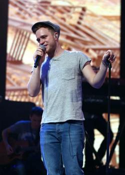 ollymursdaily:  Olly soundchecking for iTunes