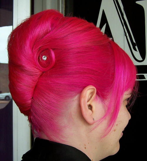 fysoftfemme: coolhairadvice: Pink hair 2 by martin.hairlover on Flickr. WOW OK &lt;3