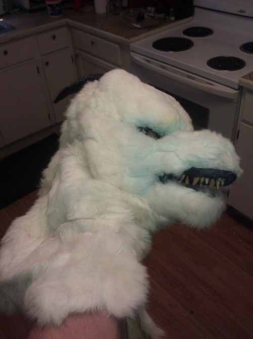 wtf-fursuits:  The person is claiming this was made by Qarrezel(Clockwork Creature). …I have my doubts. WTF-Fursuits comment: It actually was, 6 years ago. Everyone has to start somewhere, even the best suit makers were new once. :3  I’m still