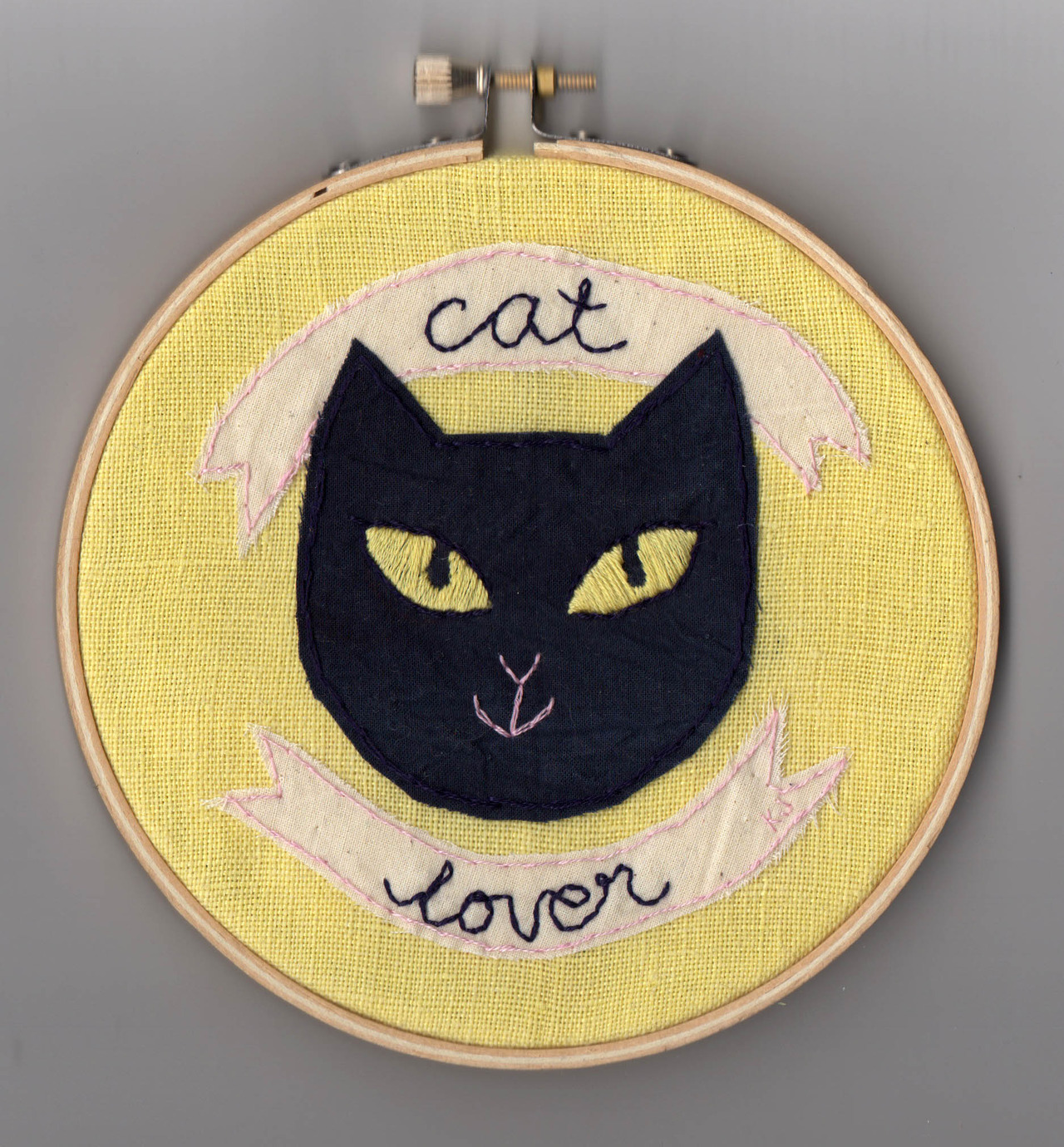 fuckyeahembroidery:  by mer-ow  “Cat lover” embroidery wall art, new piece for my