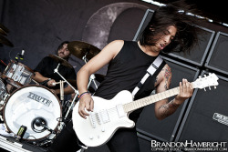 sleepingwithgavin:  Phil Manansala // Of Mice &amp; Men 