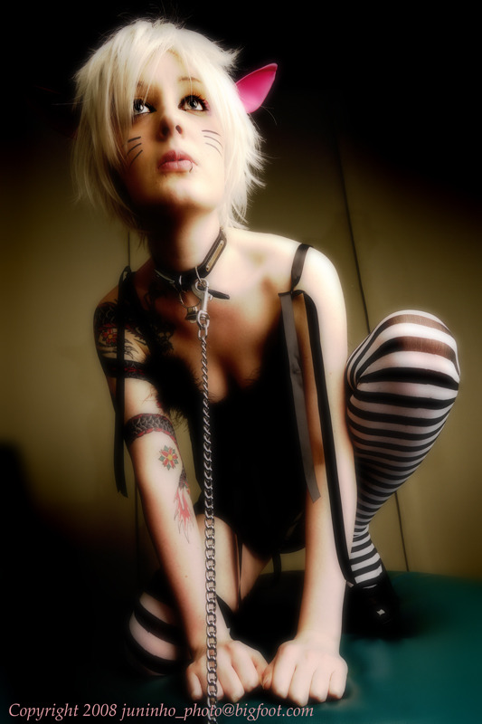maryannrabbit:  Because she slowly exposed her own body Daddy brings her close so