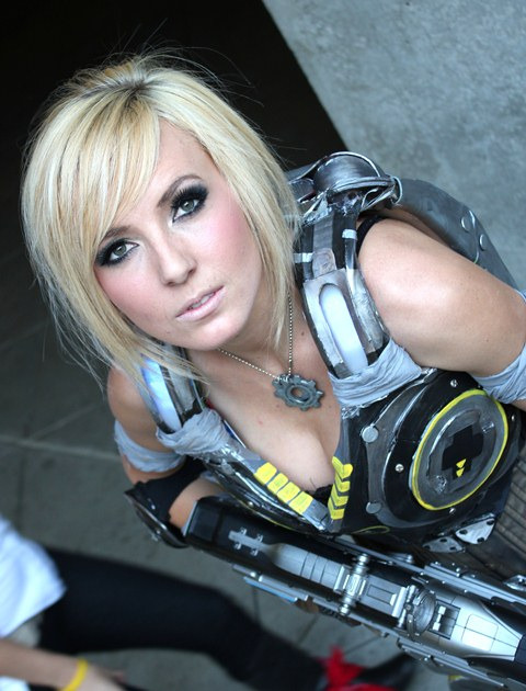 Only Reason I Fell Was Cause She Did This For A Cos. OMG!