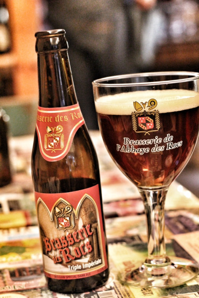 Brasserie des Rocs Triple Imperiale
We arrived in Brussels late on a Thursday afternoon, and after utilising the free wifi in the hotel lobby, picked out a few different bars to try for the night. The first place on our list was Delices and Caprices,...