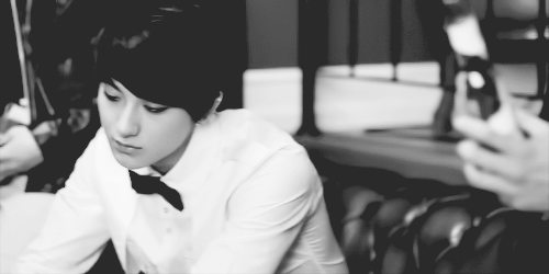 hellojongin:  I wanna break this spell that you’ve created. 