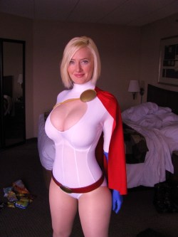 wickedvixens:  Power Girl Cosplay  