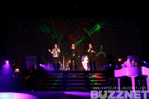 Il Volo at the Fox Theatre in Detroit, Michigan. October 16, 2011. Full album here.