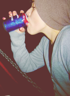 sass-masterfromdoncaster:  getthegreencardigan: larrystylinsonbelieva: jimmy-protestedd: onedirectionandeverythingelse: allforhazza: I will ALWAYS reblog fetus Harry. Or anyone of the boys in fetus form. i love this boy. harry was a pretty cute fetus