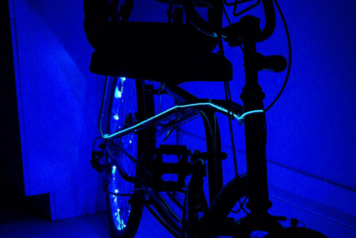 geektechlive:  tron bike part 1-706.jpg on Flickr.