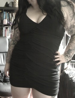 killerkurves:  onlystreetlights:  This was the dress that I wanted to wear… :(  